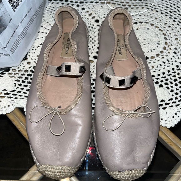 Valentino Garavani Rockstud Ballerina 🩰 - Picture 6 of 10